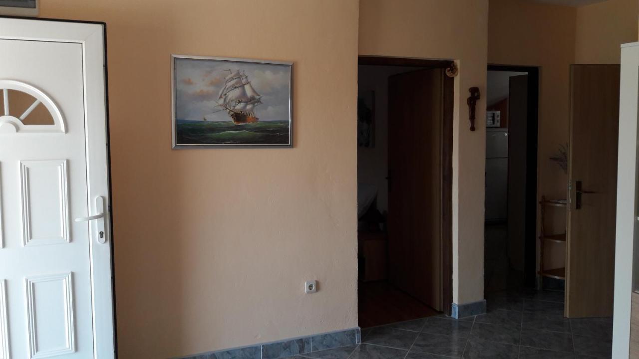 Apartment Ana Gornji Karin Exterior photo