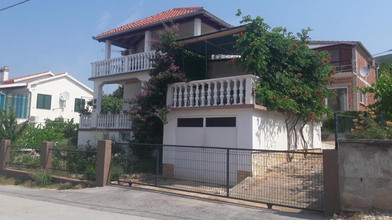 Apartment Ana Gornji Karin Exterior photo