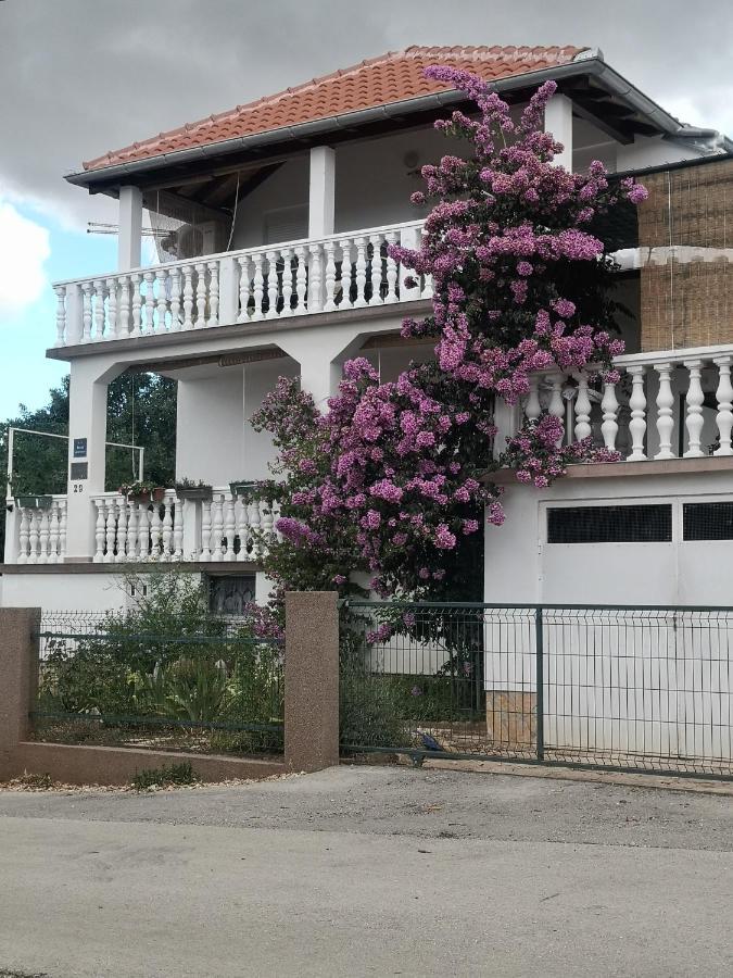 Apartment Ana Gornji Karin Exterior photo